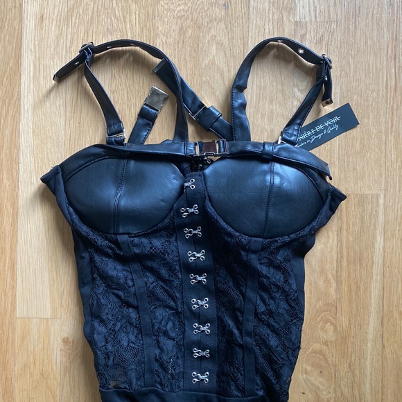 MANIERE DE VOIR UK BLACK BODYSUIT FAUX LEATHER ACCENTS INTIMATES 14 US 10 NEW - Picture 4 of 7